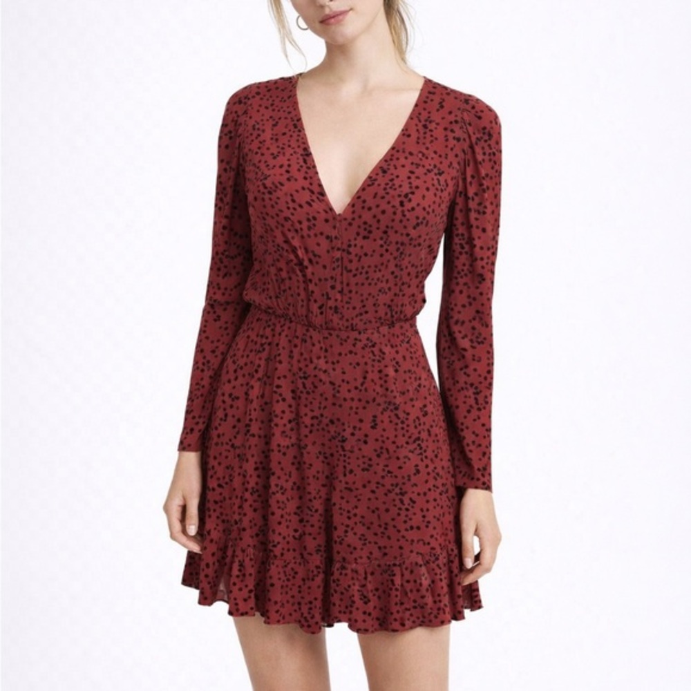 Zara Red Long Sleeve Mini Dress Women’s‎ Medium Ruffle Hem V-Neck Lightweight